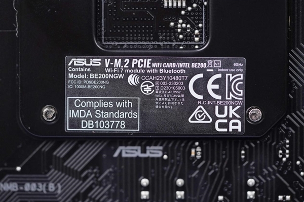 支持14代酷睿!ROG MAXIMUS Z790 DARK HERO主板图赏