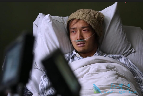 王传君在《我不是药神》中饰演白血病患者吕受益