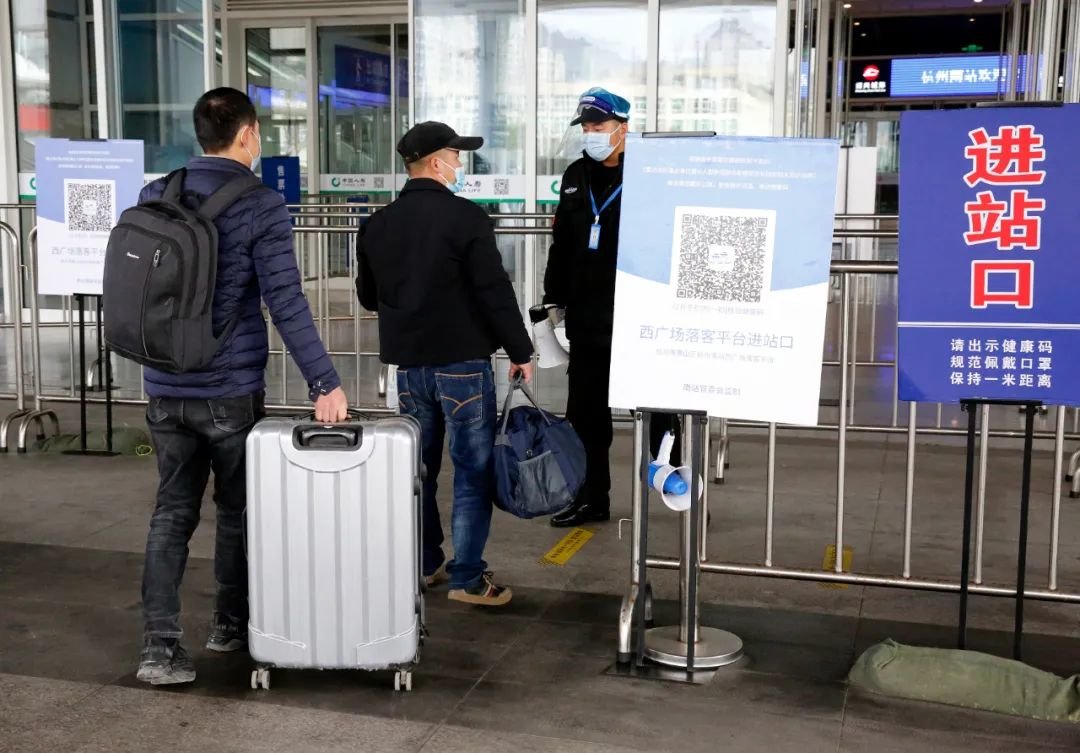 2022年春运首日的杭州南站