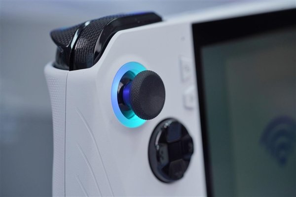 掌上爽玩3A大作!华硕ROG Ally游戏掌机图赏