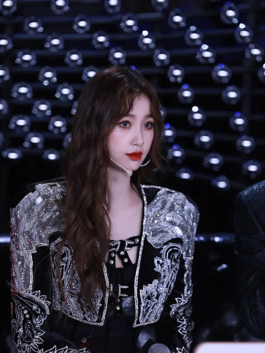 眼突计怎么用美人计｜碎钻不值钱，放眼睛上正合适_https://www.jmylbn.com_新闻资讯_第18张