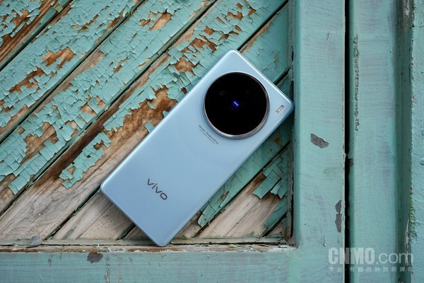 vivo X100“星迹蓝”