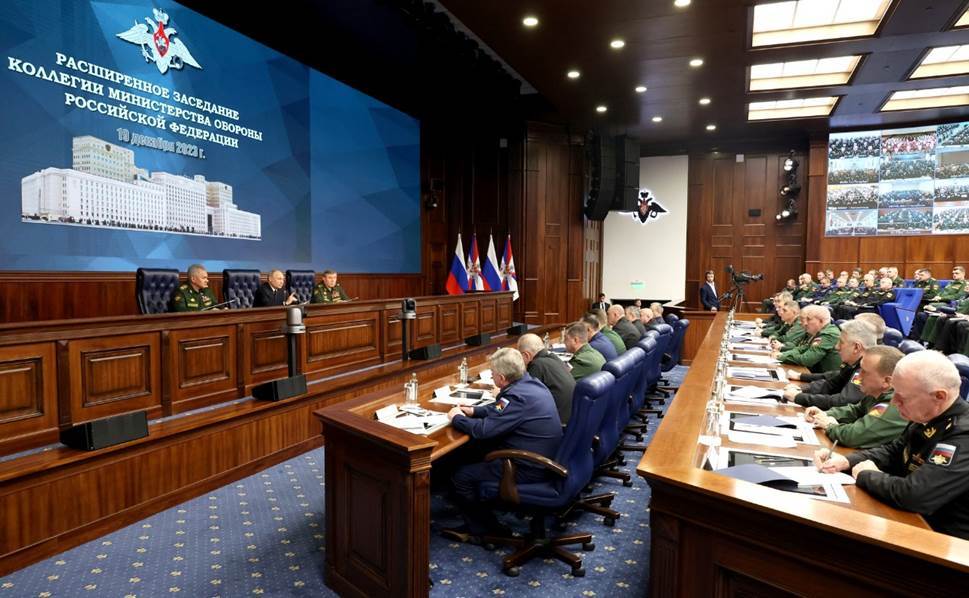 12月19日，普京出席俄国防部部务委员会扩大会议。图源：克里姆林宫网站