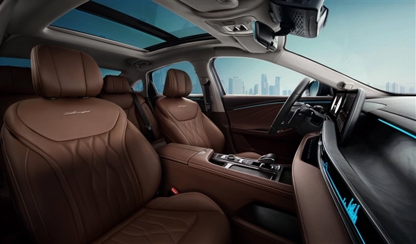 12.99万起!奇瑞艾瑞泽8高能版上市:2.0T硬刚长安UNI-V、影豹R