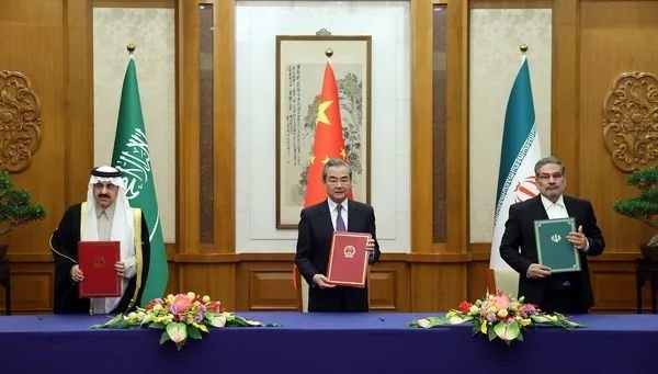 ▲3月10日，中国、沙特和伊朗在北京发表三方联合声明。三国宣布，沙特和伊朗达成一份协议，包括同意恢复双方外交关系，在至多两个月内重开双方使馆和代表机构。