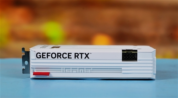 单风扇极简风!七彩虹iGame RTX 4060 Ti Mini OC 8GB显卡图赏