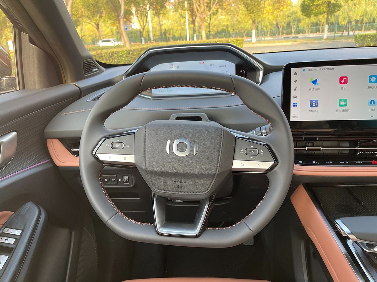 售价11.99万元起,搭插混动力,纯电续航最长125km,启源Q05实拍