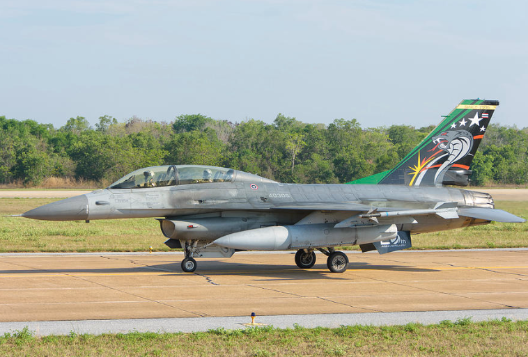泰国皇家空军装备的F-16战斗机/资料图