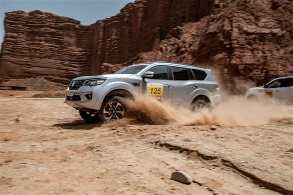 预售16.98万起 新款郑州日产帕拉丁今日上市:对比坦克300你买谁