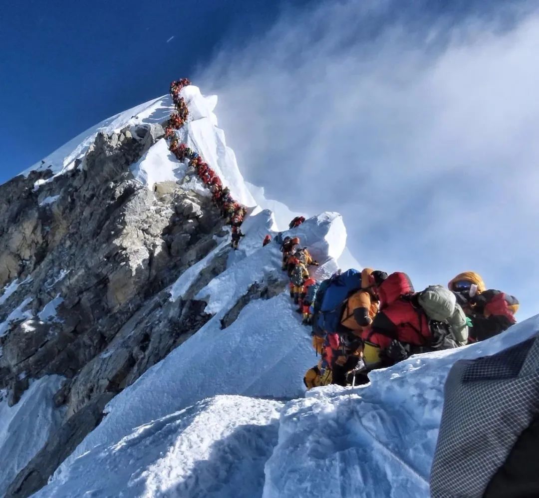 2019年的珠峰希拉里台阶