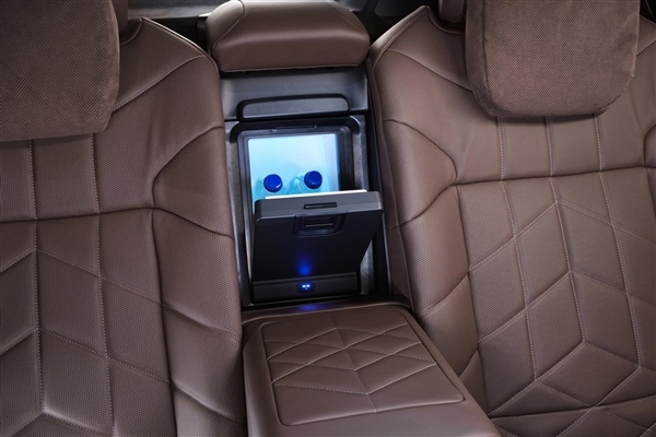 能挡无人机攻击 全新宝马7系/i7防弹版发布:油箱射穿也可自修复