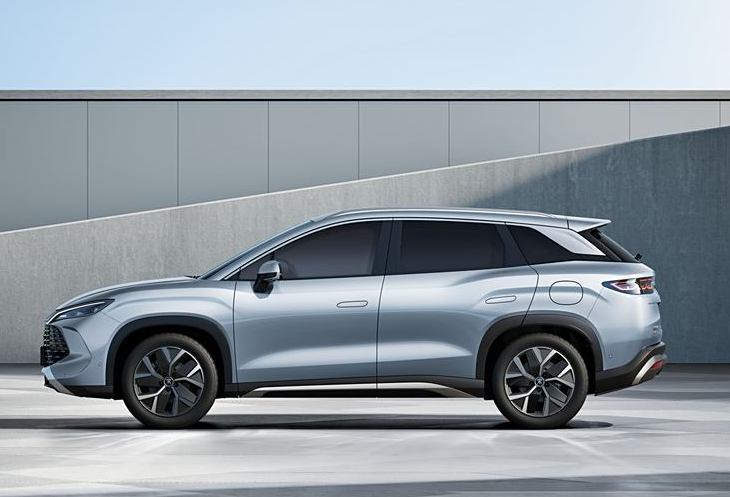 比亚迪宋L DM-i官图:预计15万元起,三季度上市,搭第五代DM系统