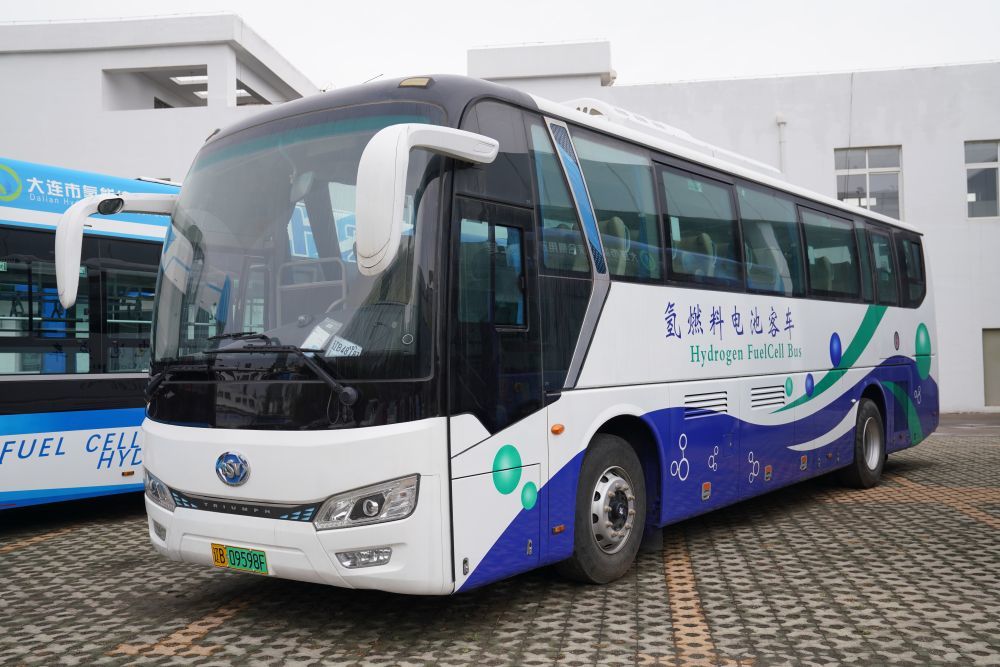 6月14日，在洺源科技（大连）有限公司拍摄的氢燃料电池客车。新华社记者 樊雨晴 摄