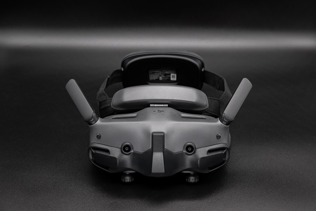 大疆Avata 2评测:新增一键花飞,自带桨保零基础上手的飞行体验无人机