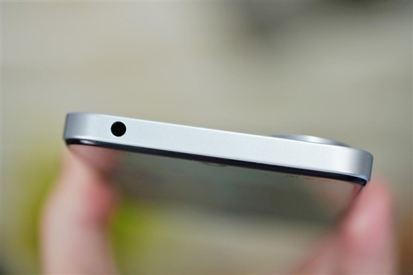 749元5G入门神机!Redmi 13C彩虹星纱图赏