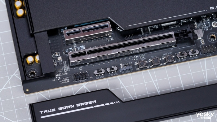 是用料旗舰 也是新一代性能旗舰 iGame Z890 VULCAN X V20主板评测