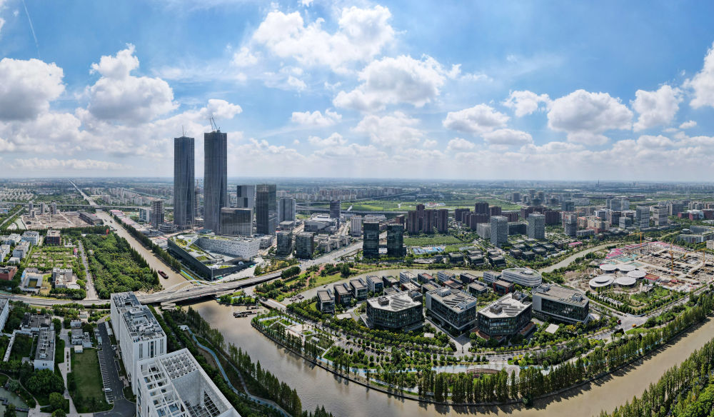 这是2023年9月10日拍摄的中国（上海）自由贸易试验区张江片区（无人机照片）。新华社记者 方喆 摄