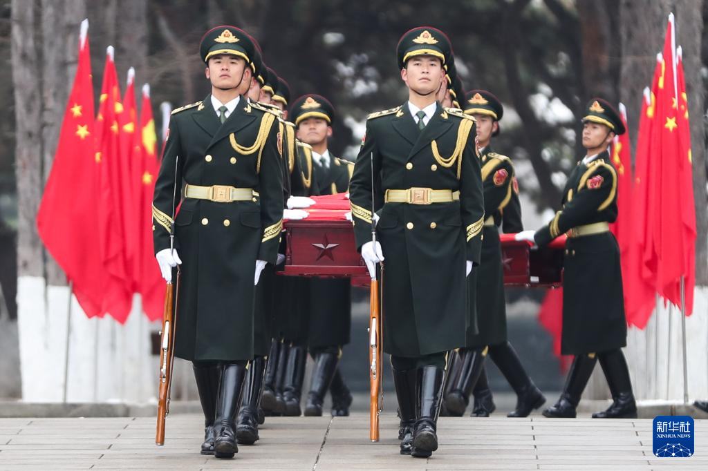 第十一批在韩中国人民志愿军烈士遗骸在沈阳安葬_凤凰网