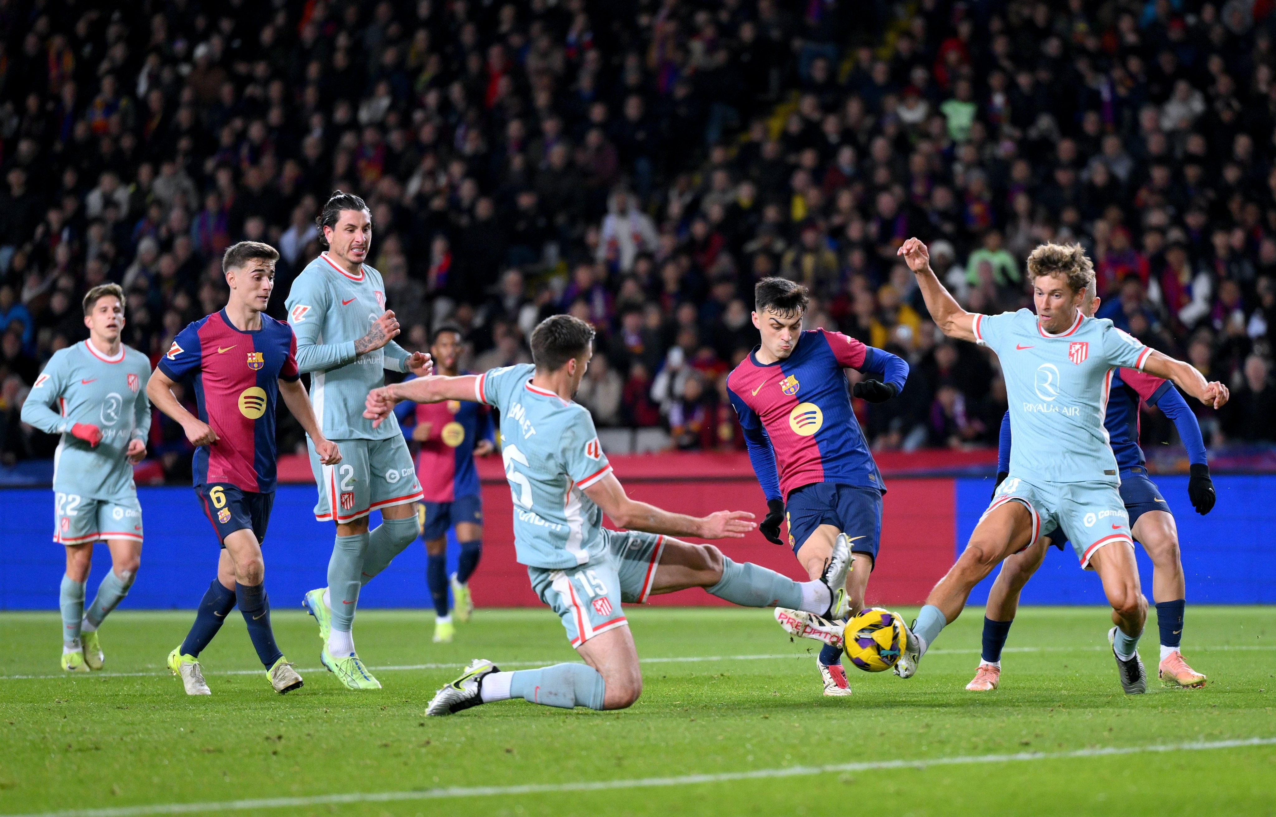 巴萨vs马竞半场数据：巴萨控球率58%，射门6-0，射正2-0