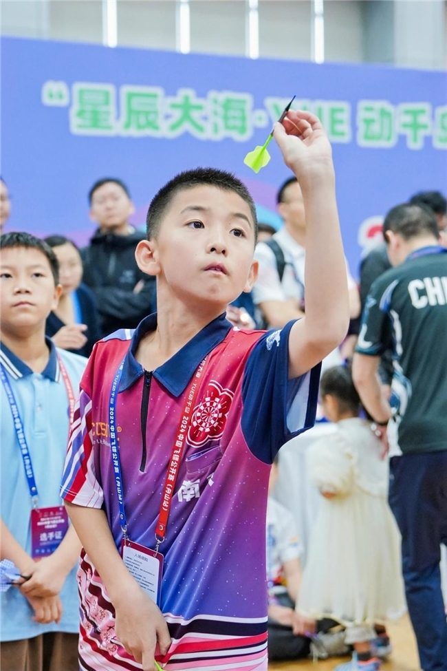 中国飞镖公开赛——“儿童友好”青少年飞镖赛在舟举办_凤凰网区域_凤凰网