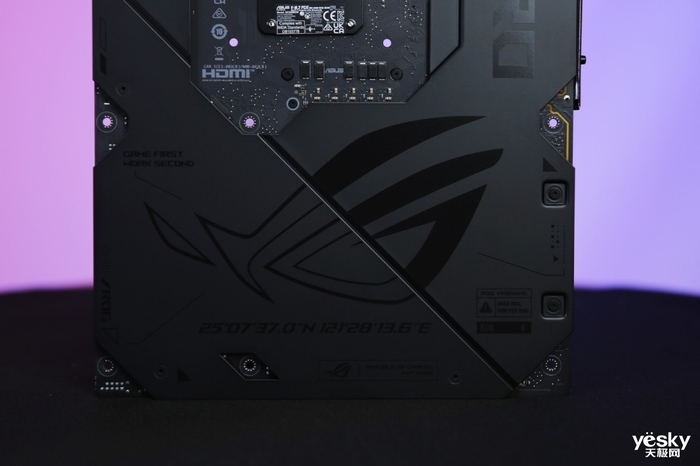 ROG MAXIMUS Z890 HERO主板+龙神3 EXTREME礼盒开箱:顶级配置,信仰拉满