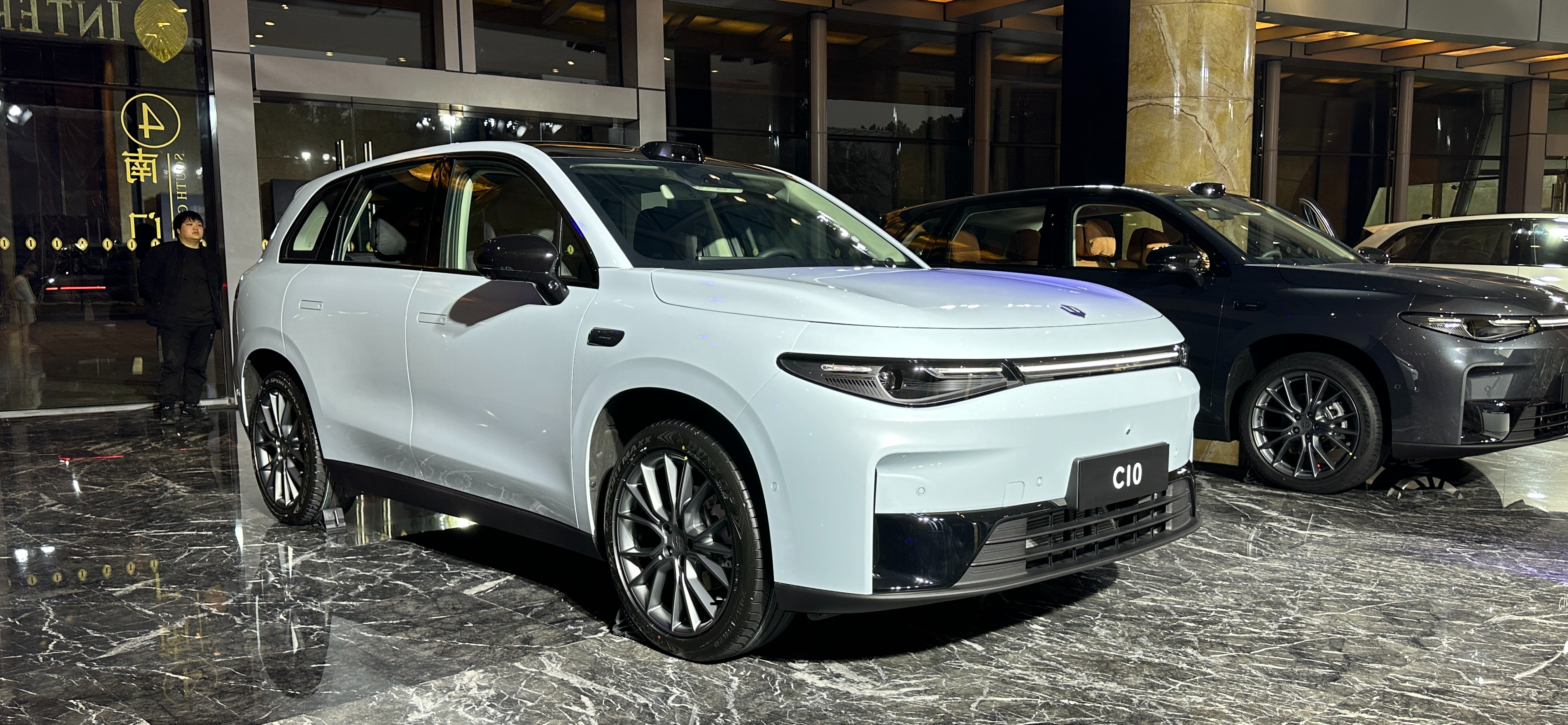 零跑c10正式开启预售,预售价15.18万元起_凤凰网汽车_凤凰网