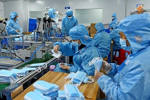 山东司机陈金亮跨省送货,遭遇大雪阻路,凭借一碗面找到亲生母亲