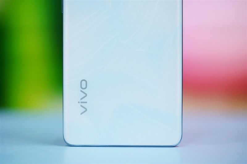打破人像手机性能边界!vivo S18 Pro评测:不仅拍人好 玩游戏更出色