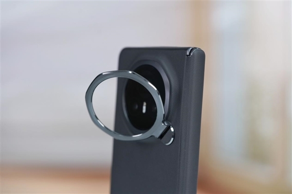 年度折叠屏手机推荐!荣耀Magic V3绒黑色图赏