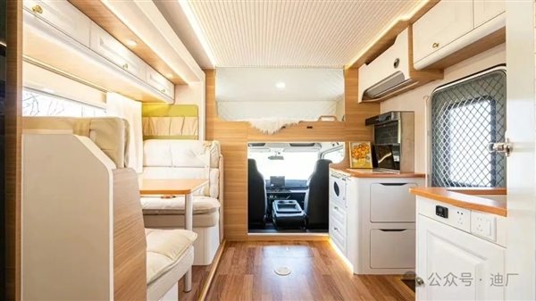 29.99万起 比亚迪T5房车首发上市:免购置税、水电无忧