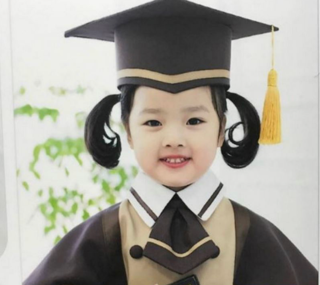 还记得表情包里的权律二吗？这是长残了？