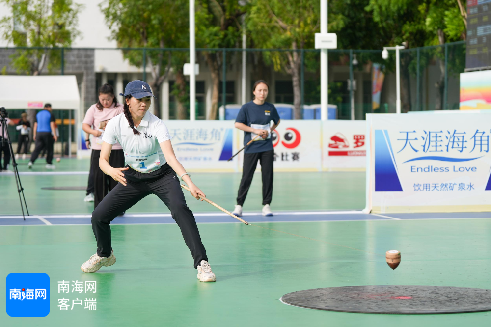 海南选手董健云正在全神贯注的比赛。海报集团全媒体记者 曹志 摄