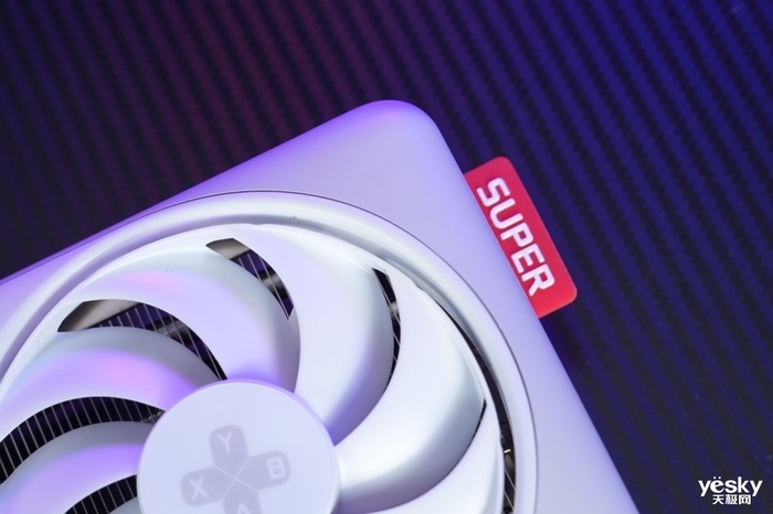 精准的加减法 AX电竞叛客GeForce RTX 4070 Ti SUPER X3W MAX评测