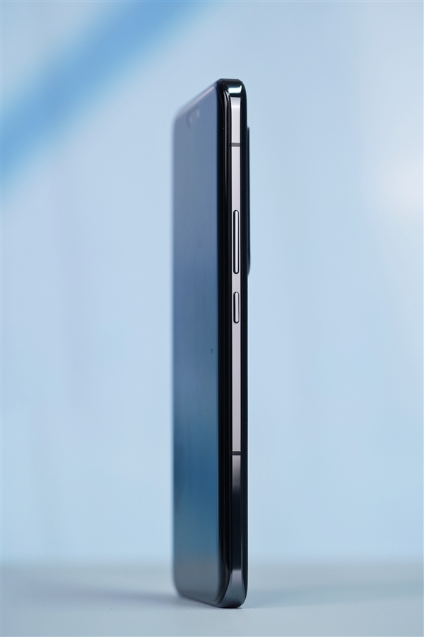 鹰眼相机设计更灵动!荣耀Magic6至臻版图赏