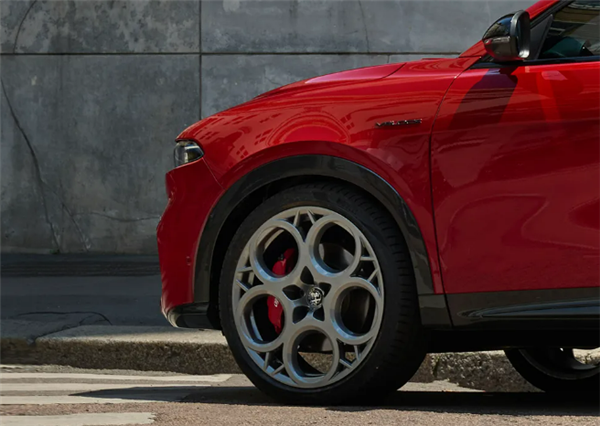 意大利豪车不到20万了:阿尔法·罗密欧Tonale托纳利官降