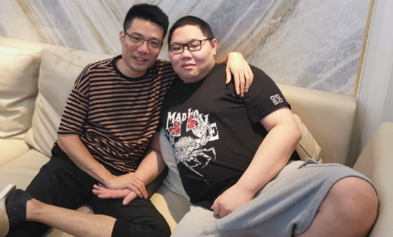 大司马（左）PDD（右）