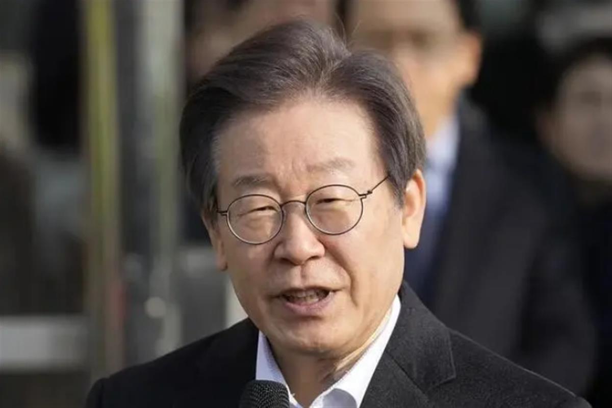 韩国最大在野党党首李在明辞职，曾绝食24天抗议核污水排放，8月准备挑战连任