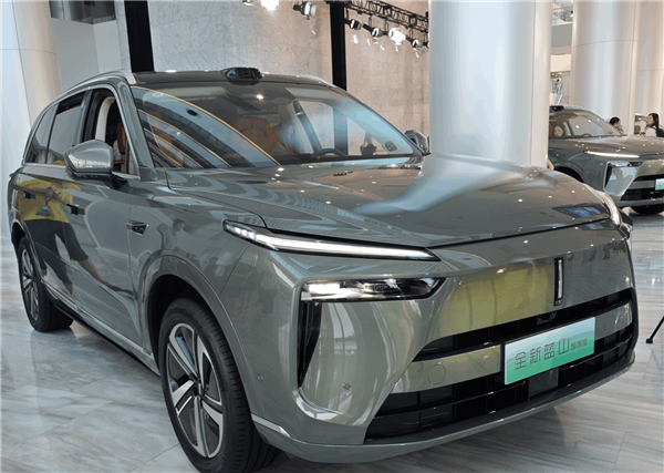 30万买到满配冰箱、彩电、大沙发!魏牌全新蓝山上市24小时订单破8000台