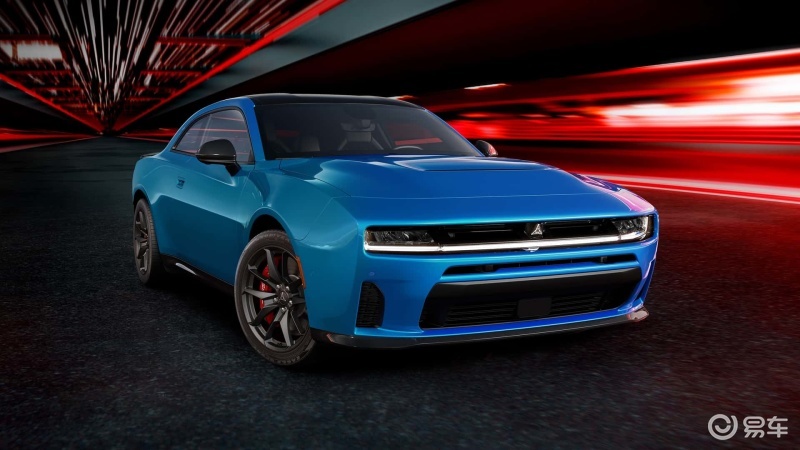 除了纯电动版本之外,道奇还将推出燃油版charger——charger sixpack.