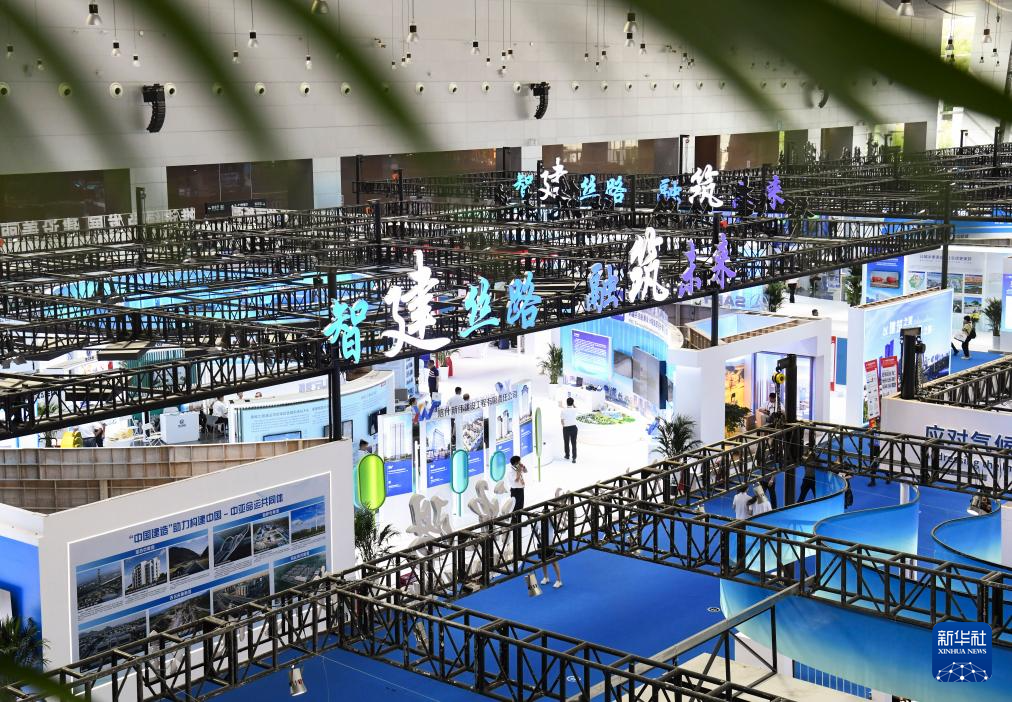 2024年6月27日拍摄的新疆国际会展中心一处展馆内景。新华社记者 王菲 摄