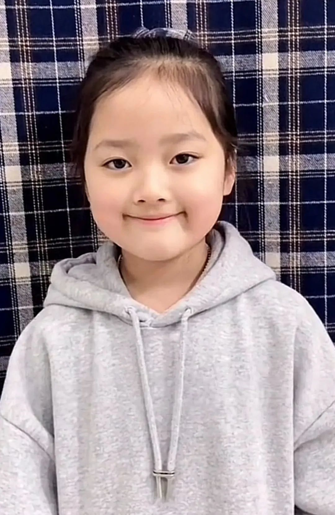 还记得表情包里的权律二吗？这是长残了？