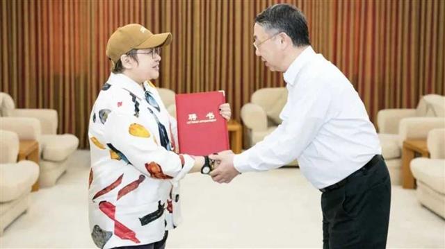 韩红获聘特聘教授，胡海泉任高校院长，参加过《歌手》的他们均在高校任职封面图