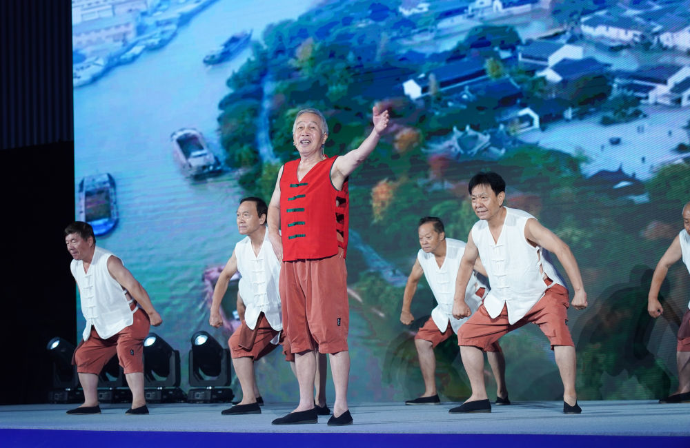 2022年8月8日，演员在2022北京（国际）运河文化节开幕式表演节目《运河船工号子》。