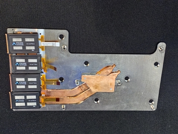 揭秘全球首个固态主动散热AirJet:区区2.5mm/8g!风扇热管都洗洗睡吧