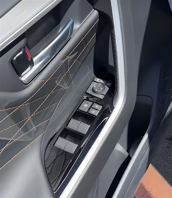 16.98万起 新款丰田RAV4荣放上市:和老款几乎没什么不同