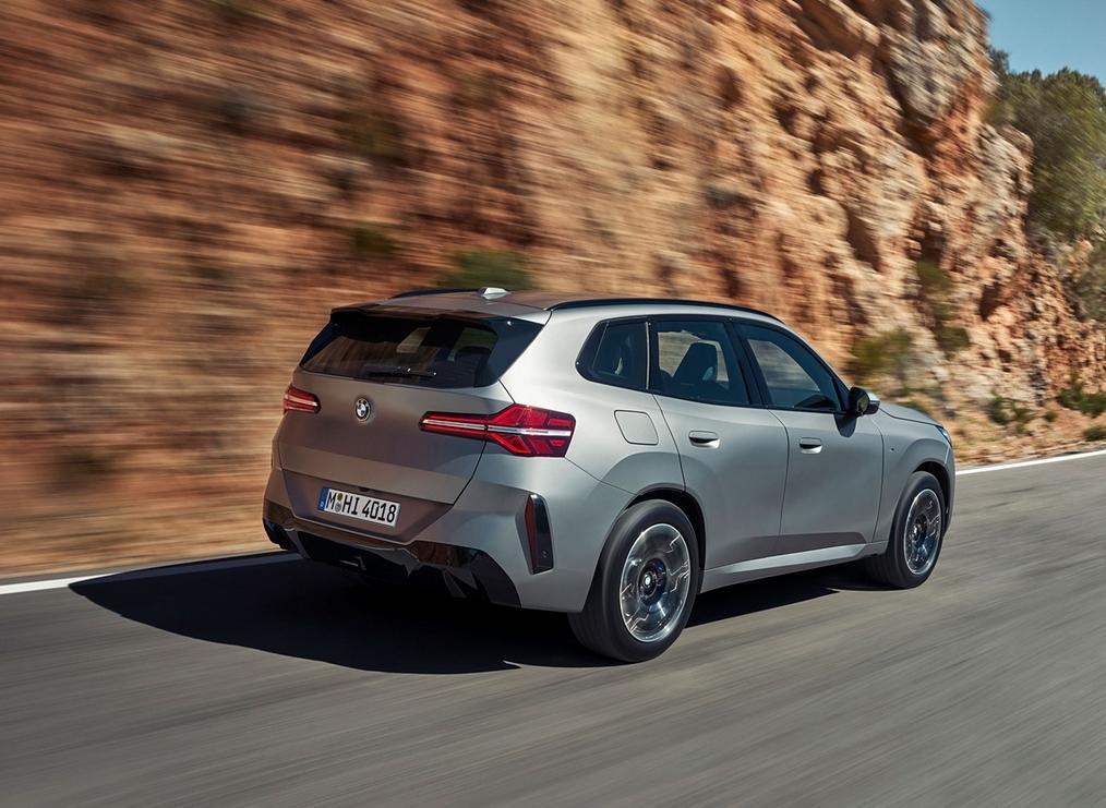 好像比官图好看点?全新宝马X3实拍照 鼻孔越来越大