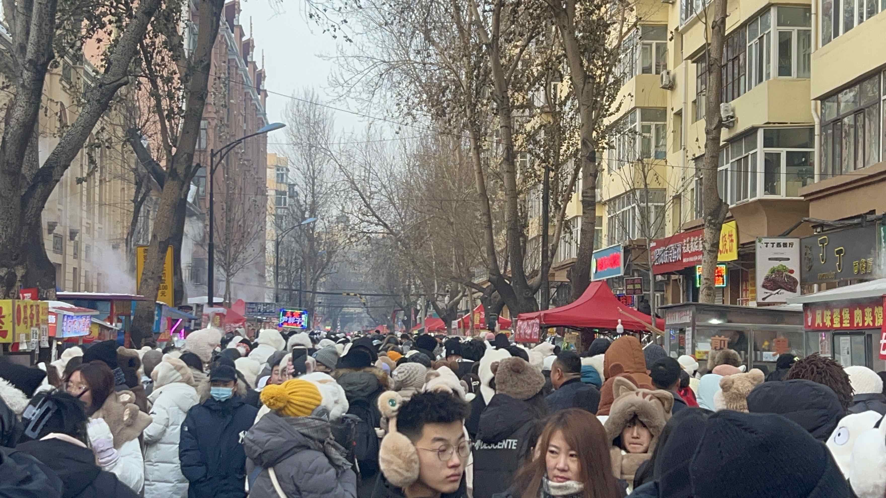 早市上客流如潮
