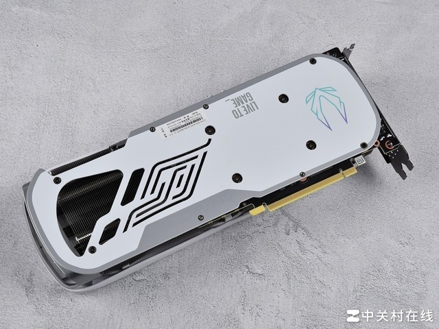 【有料评测】索泰RTX 4070 Ti SUPER TRINITY OC月白显卡评测 秀外慧中