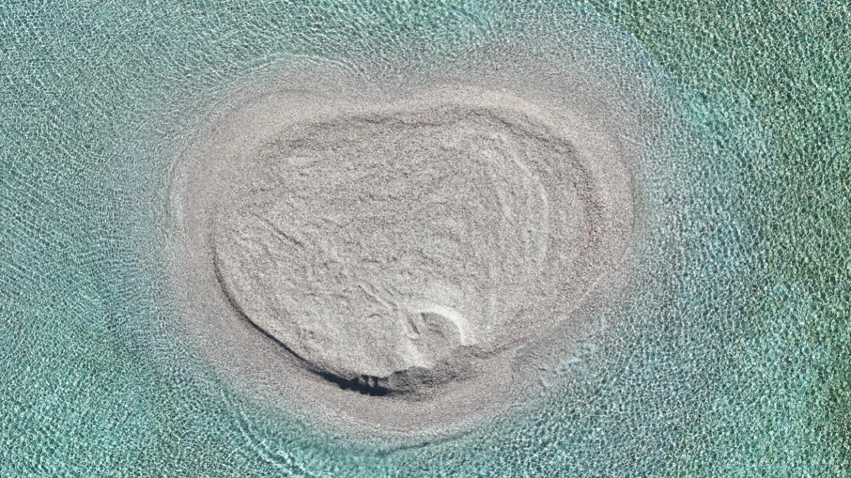 仙宾礁4号沙洲地貌情况现场照片（图片来源：自然资源部）