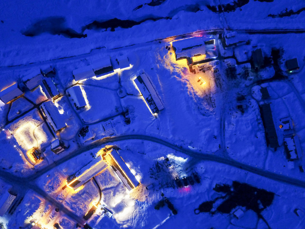 这是2024年3月8日拍摄的禾木村夜景（无人机照片）。新华社记者陈朔 摄